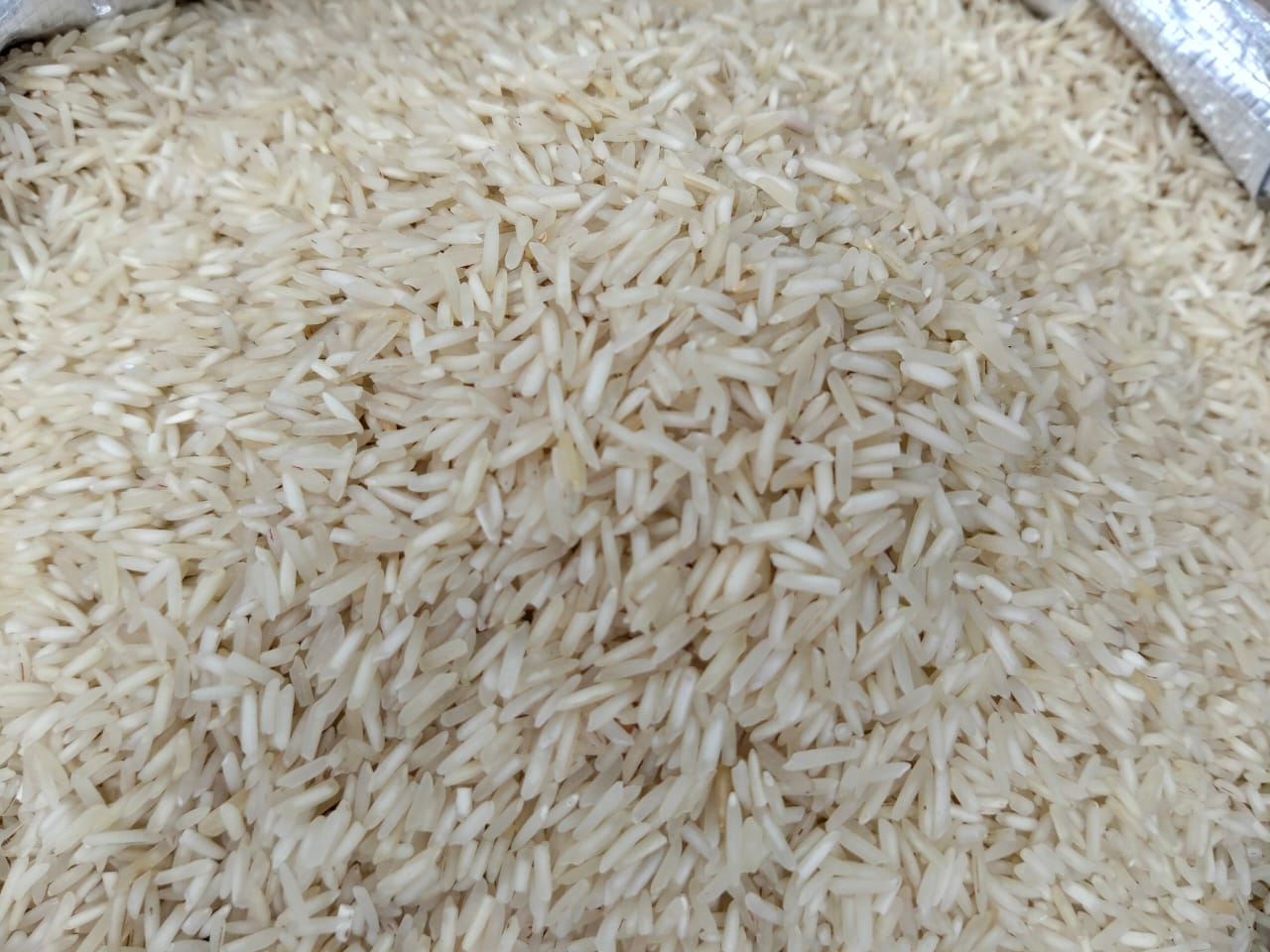 SAFED OUDH PREMIUM RICE
